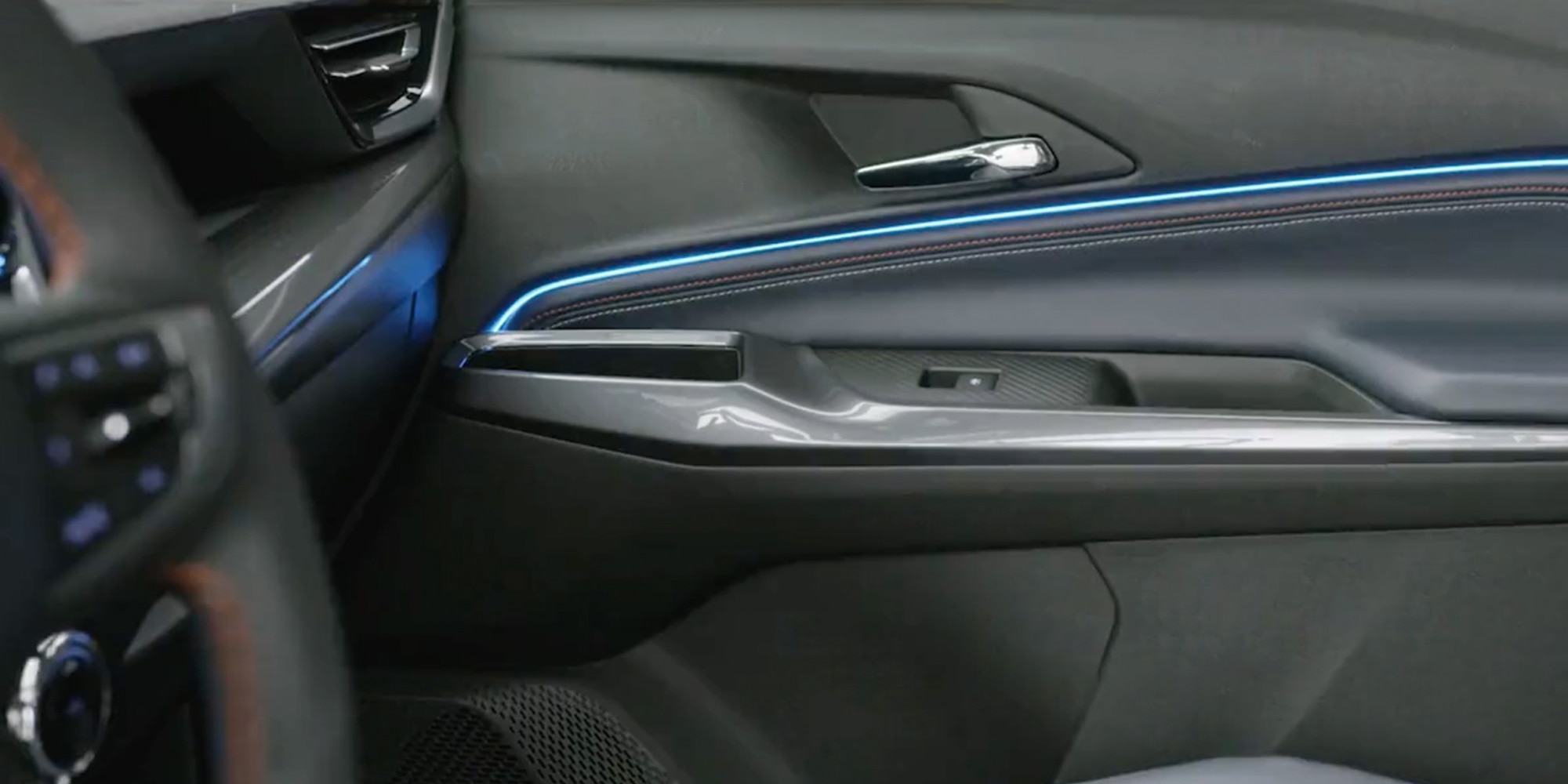 Chevrolet Spin 2027 com iluminação interna em LED RGB